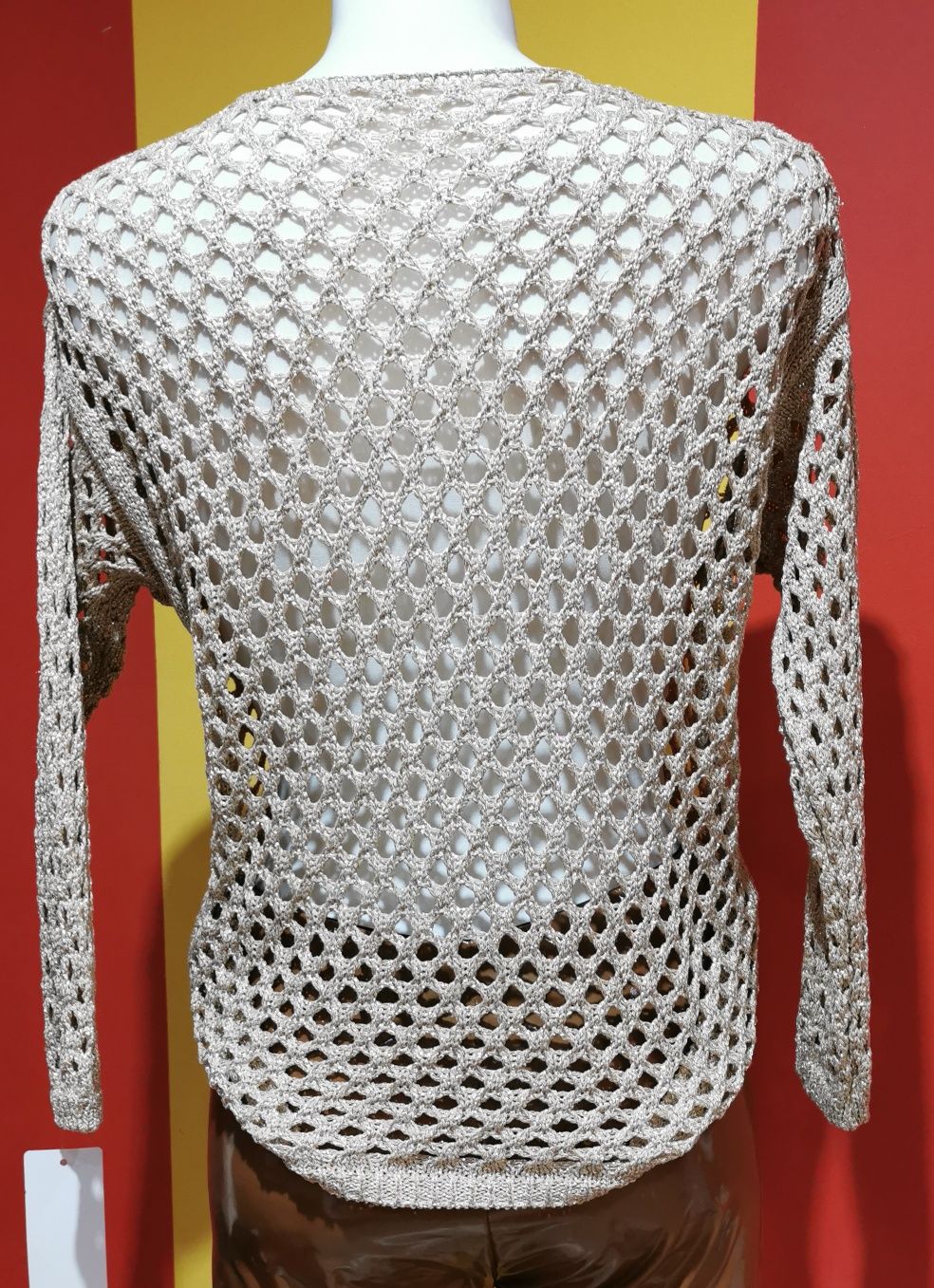 Śliczny ażurowy krótki sweterek złota nitka