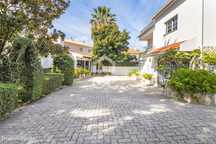 Moradia Isolada T8 em terreno de 1000 m2 em Belverde