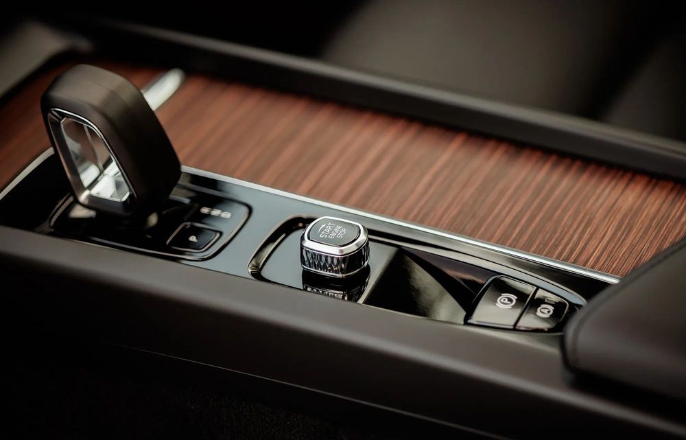 Volvo XC60 B5 AWD Plus Dark