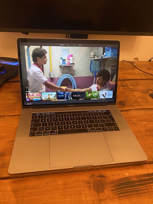 Macbook Pro 15.6" i9 Impecavel