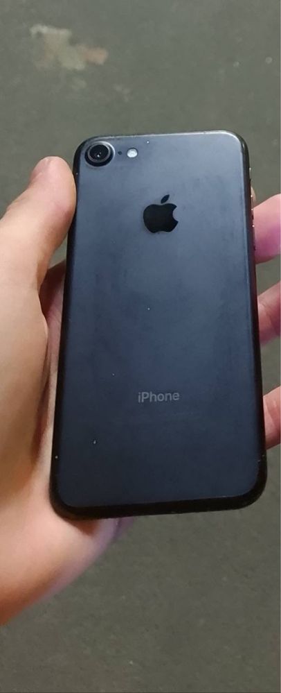 iPhone 7 32ГБ Black б/в