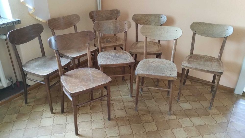 Stare drewniane krzesła 8 sztuk gięte drewno Fameg Radomsko PRL