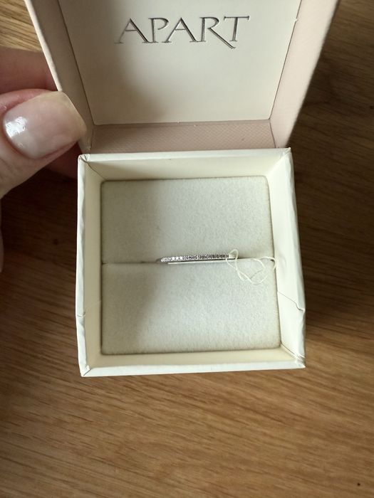 Pierścionek Apart białe złoto diamenty rozmiar 16