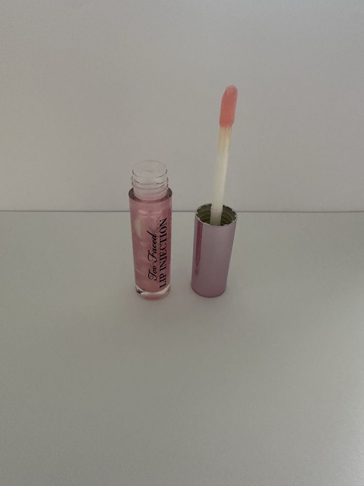 Too Faced błyszczyk powiększający usta