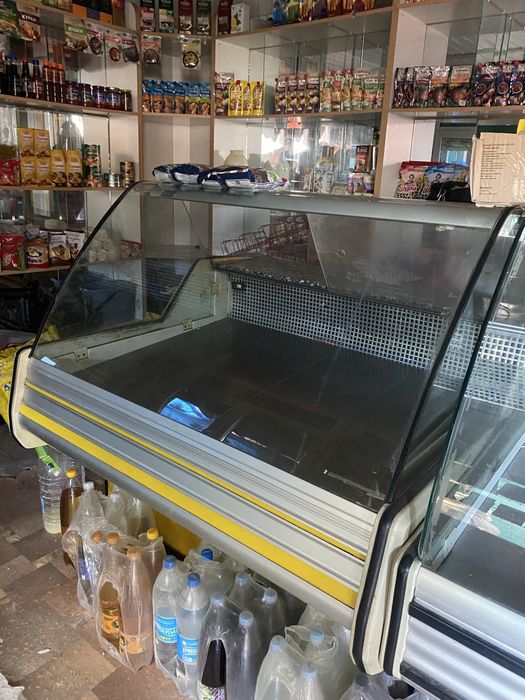 Холодильна вітрина