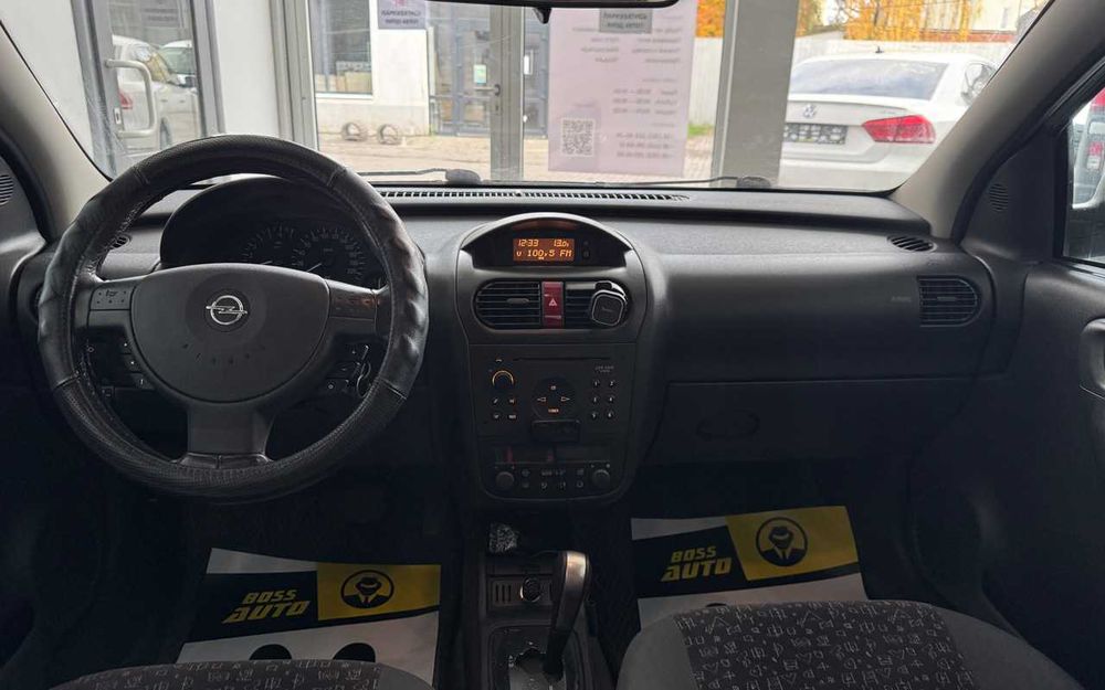 Opel Corsa 2002 рік.
