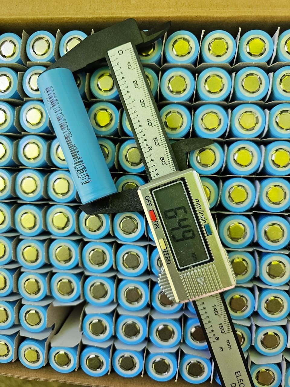 Високотоковый аккумулятор 18650 Dmegc 25p 2500mAh 20A