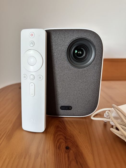 Xiaomi Mi Smart Compact Projector