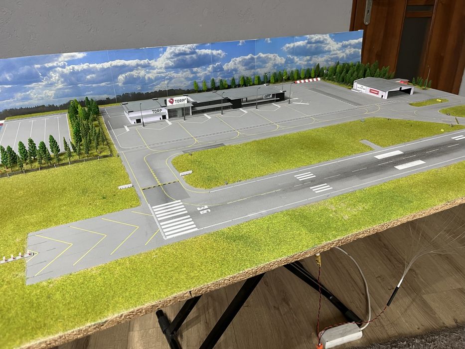 Ogromna makieta lotniska w skali 1:400