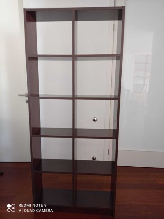 Estante sala castanho escuro