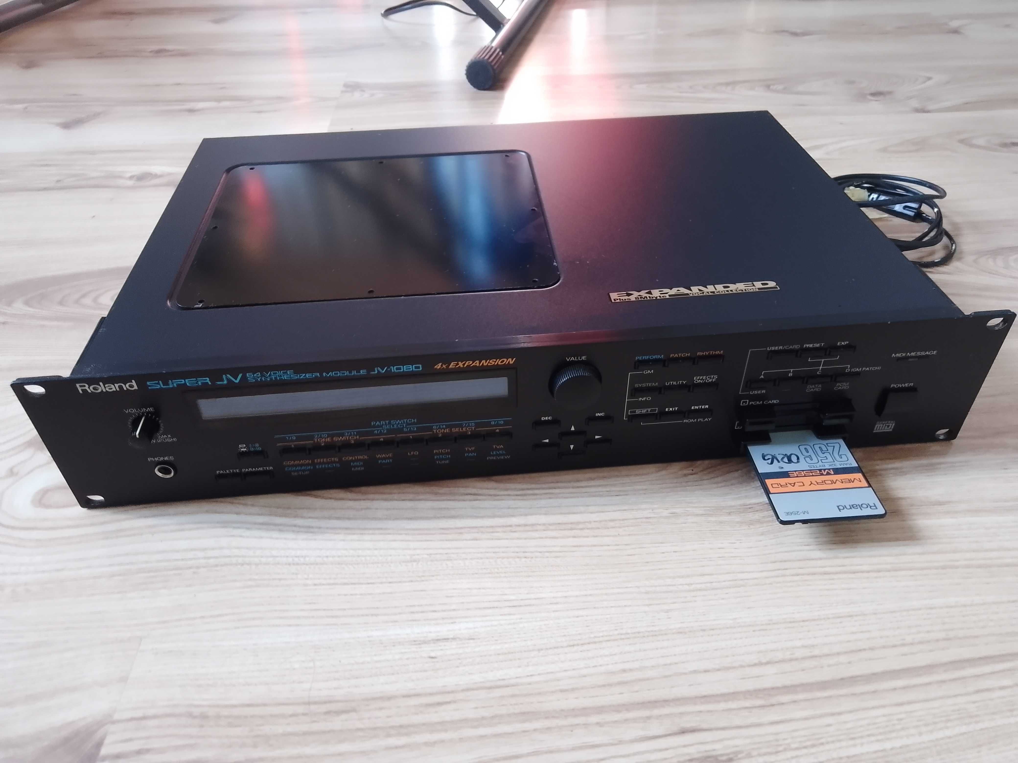 Roland JV 1080 plus karty