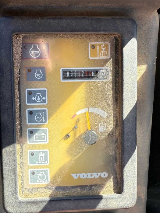 Minikoparka Volvo EC15 B + 3 łyżki