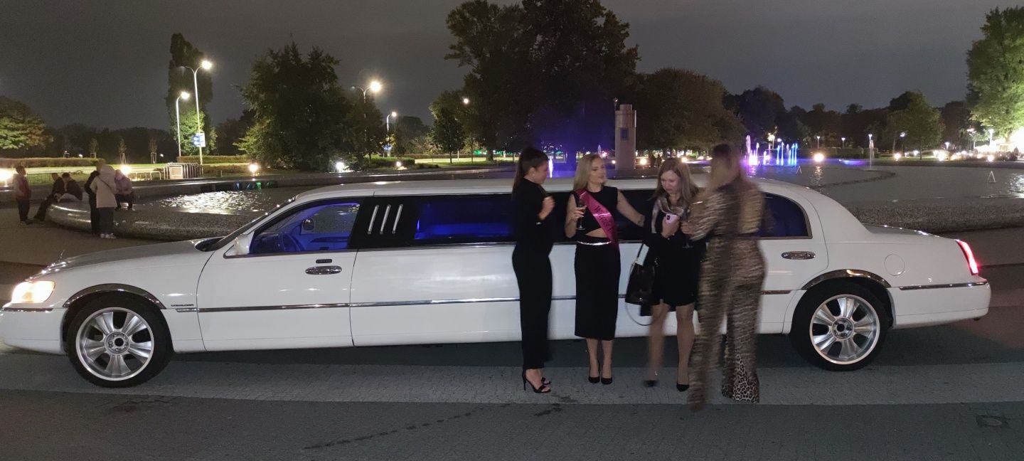 Limuzyna do wynajęcia w Warszawie! Wynajmij Limuzynę. Rent Limo.