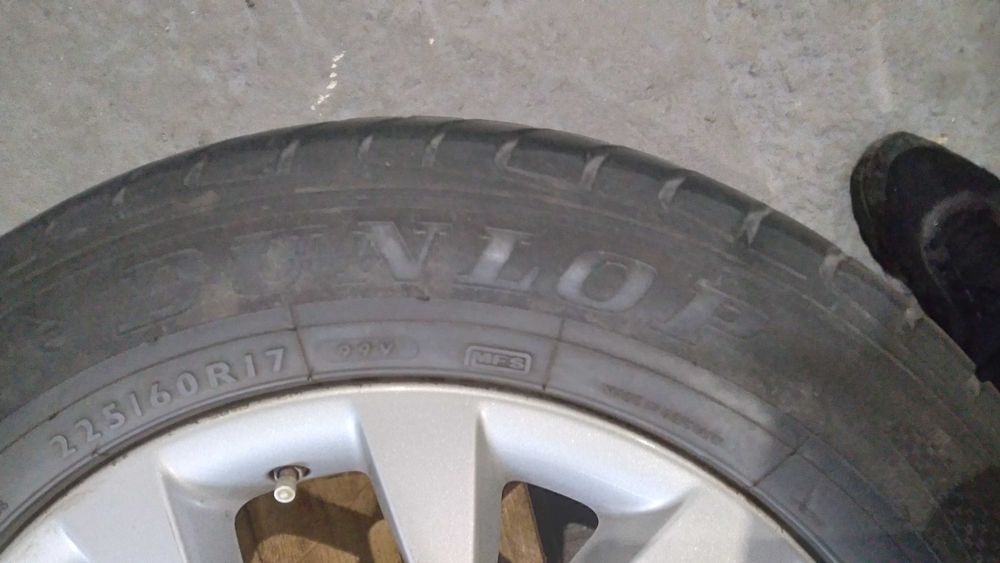 Danlop 225/60/17 felga BMW