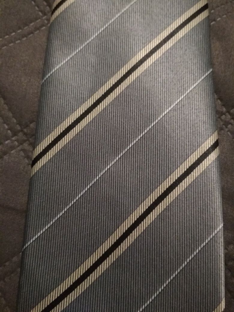 Elegancki krawat męski do koszuli