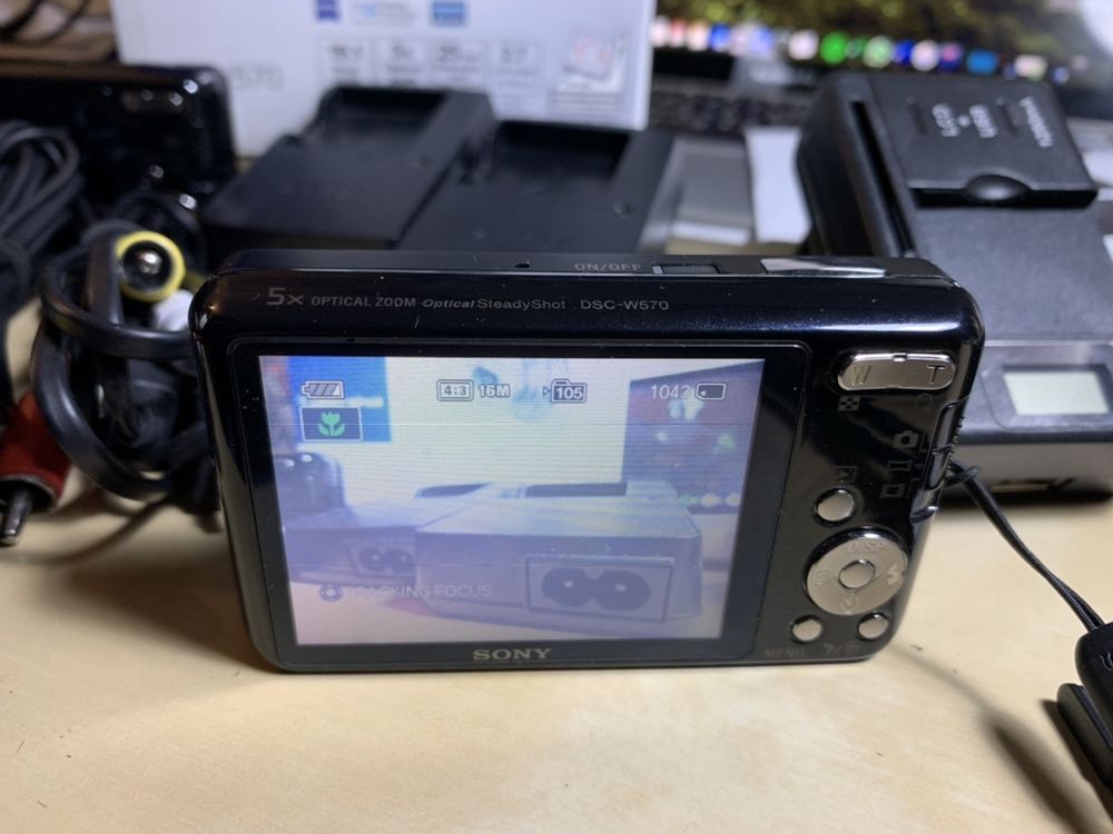 Sony Cyber-Shot DSC-W570 com caixa estaque