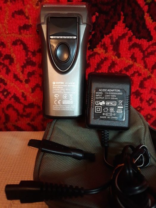 Бритва аккумуляторная Vitek VT-1376GY