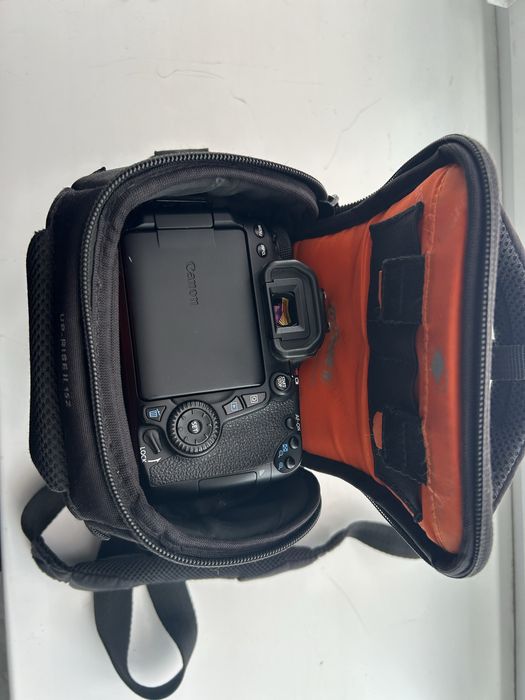 Фотоапарат Canon EOS 70D + обʼєктив та інше у комплекті