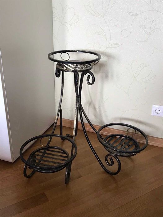 Підставка для вазонів/квітів кована