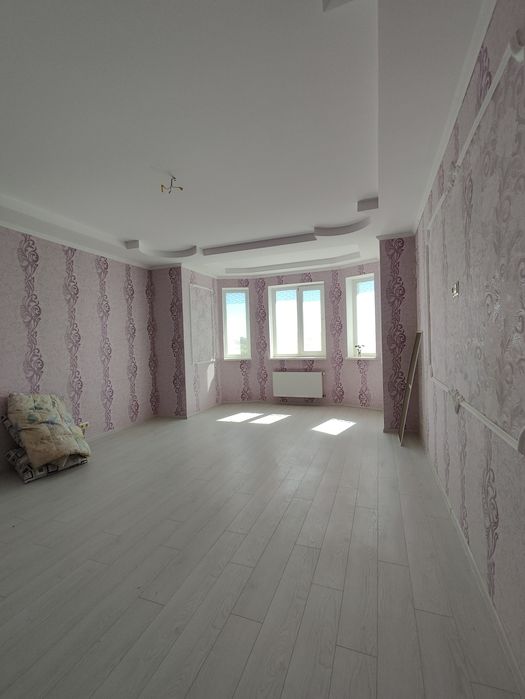 Новый дом рядом с каналом. Торг уместен