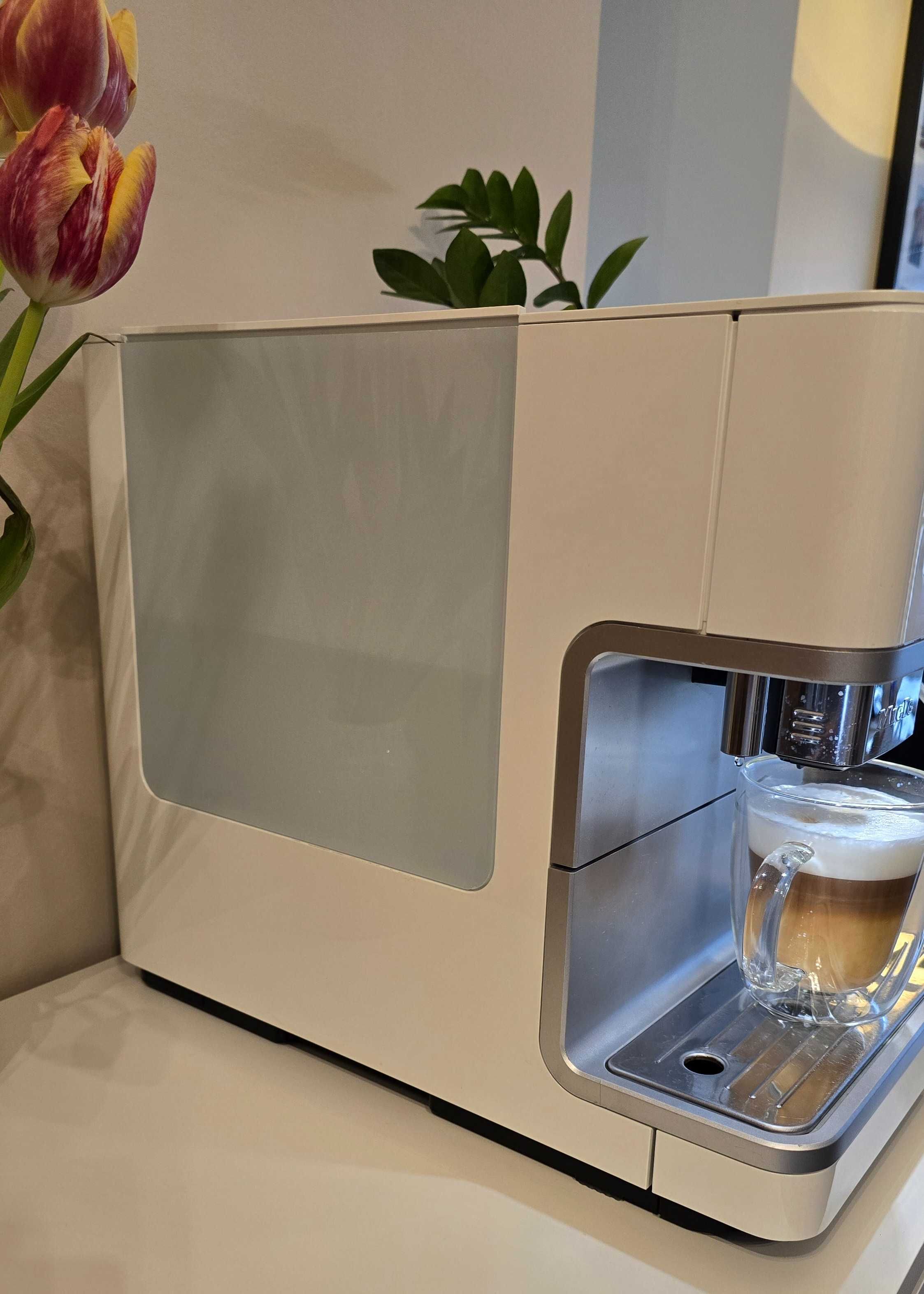 Ekspres Miele CM 6350 biały, LED, menu PL, One Touch, Aromatic, 15bar