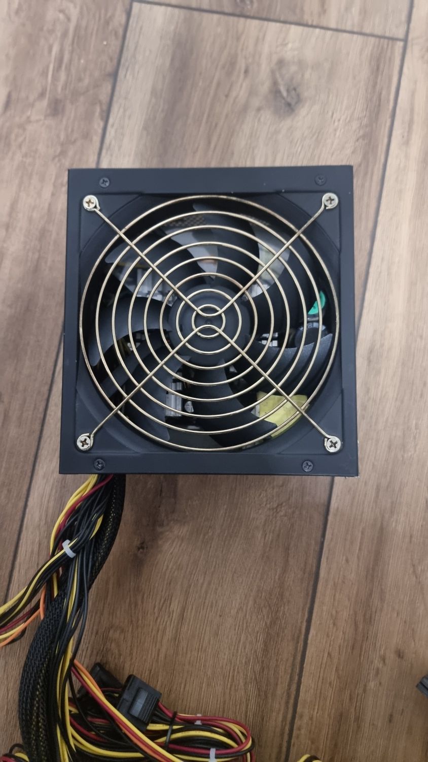 Zasilacz do komputera 750watt