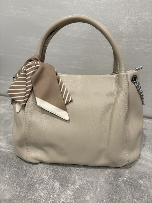 Жіноча шкіряна сумка в ідеальному стані