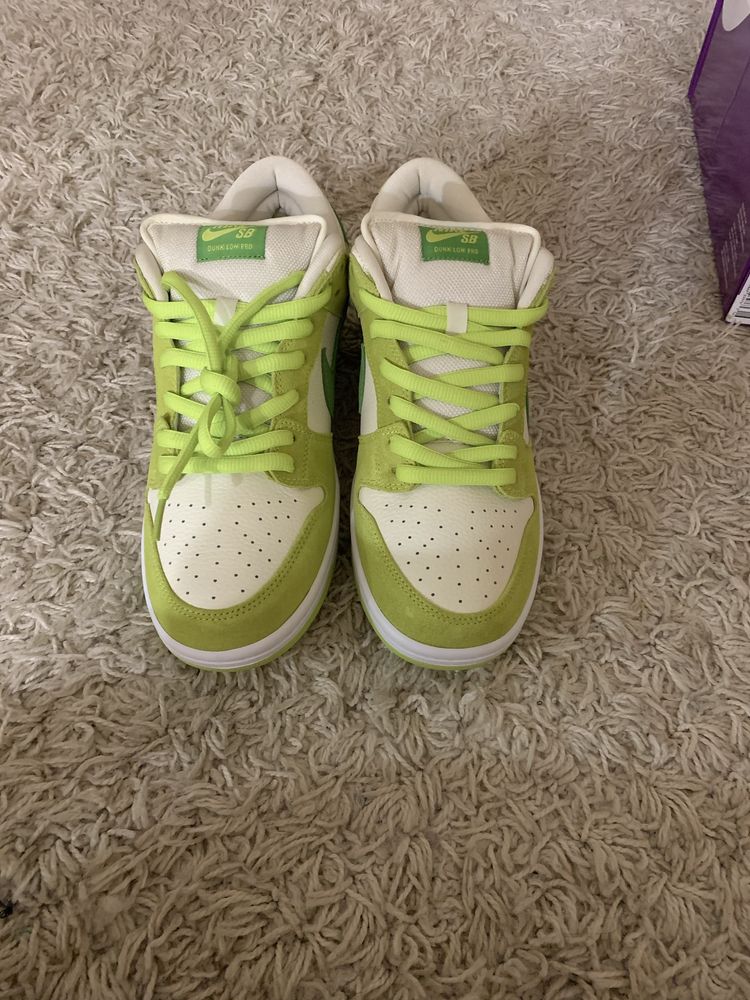 Nike dunk apple green