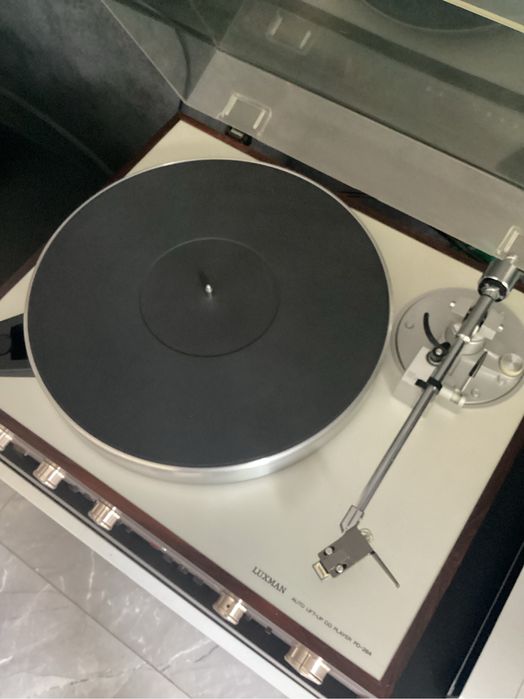Gramofon Luxman PD-284