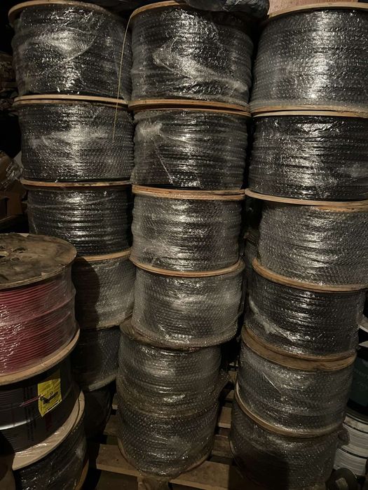 Кабель для монтажу сонячних панелей.