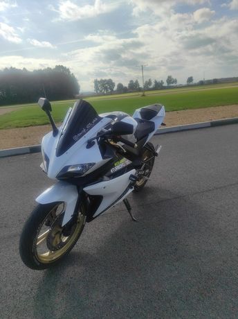 Yamaha yzf r125 rok2011