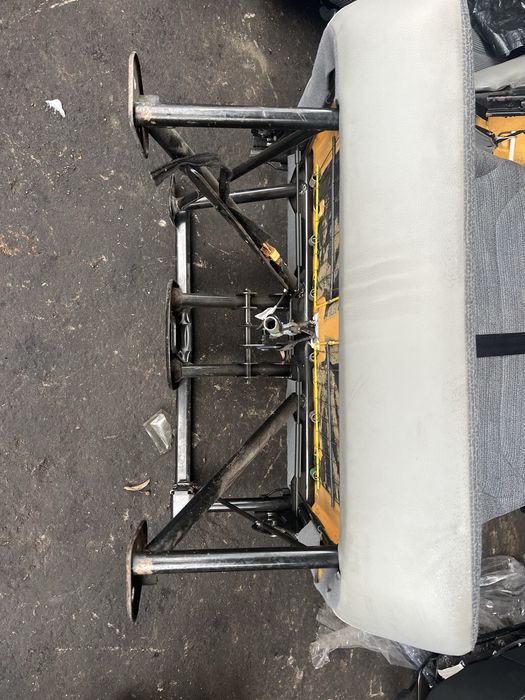 Продам сиденья перд двойку рено траф оригинал