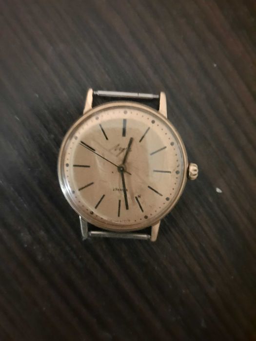 Продам наручные часы Луч