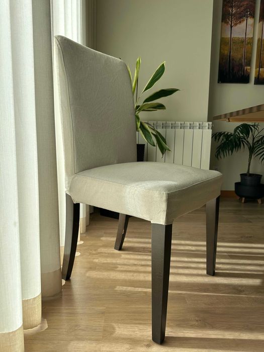 Conjunto 6 cadeiras beges com pés castanhos