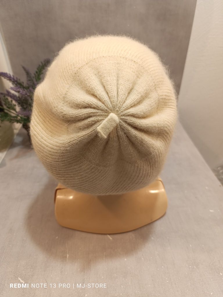 Wiosenny beret angora