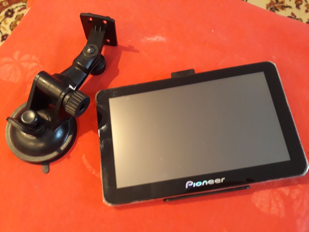 Навигатор Pioneer 7"LCD