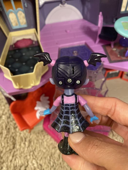 Castelo, casa, Pensão Pavor da Vampirina com todos os acessórios