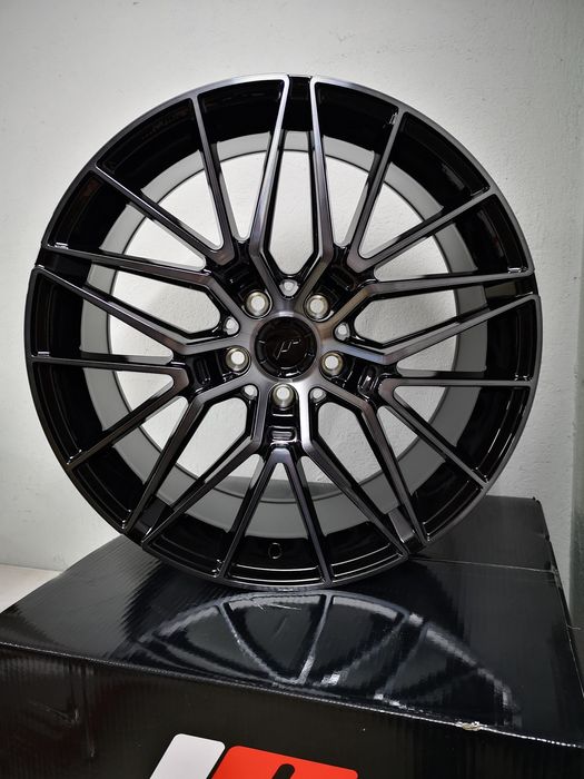 Japan Racing JR38 19" 19x8,5" ET45 5x112 VW Golf Audi A3 Seat Leon 3