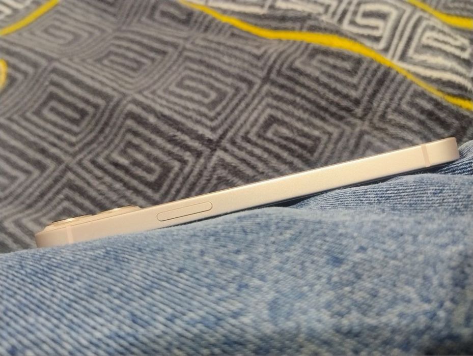 Apple iPhone 13, 128 Gb б/у