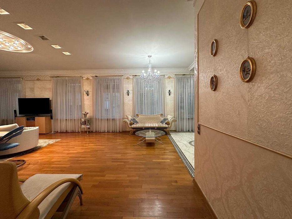 Центр! Оренда 4-К Квартири Костельна 4 Майдан