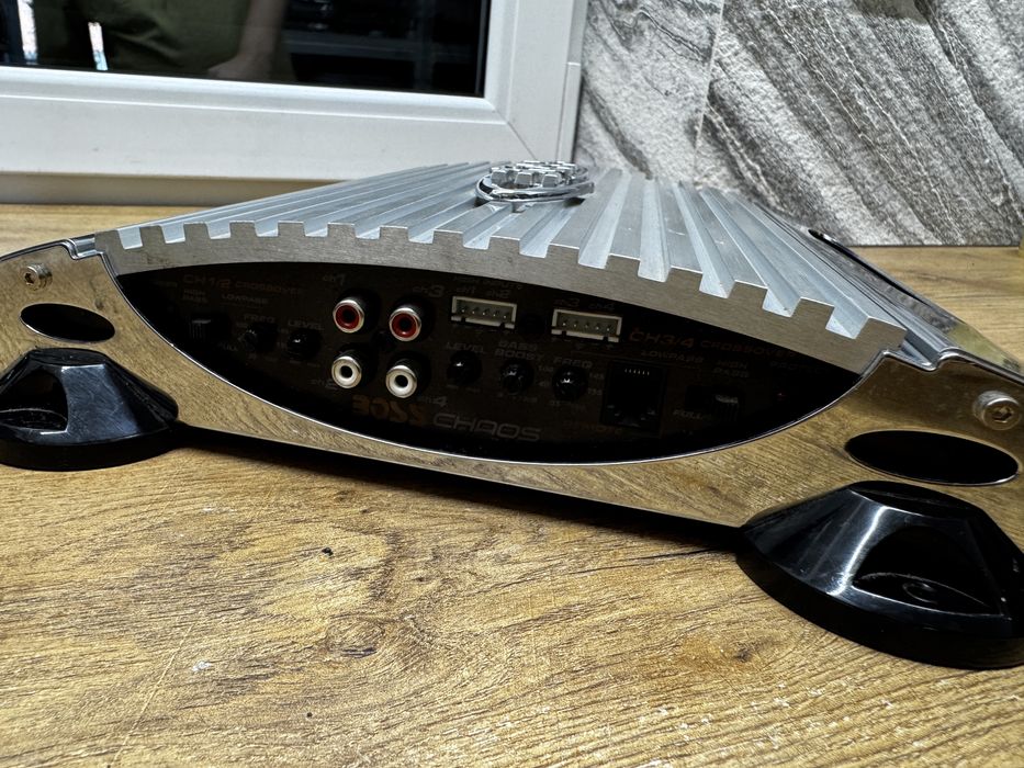 Wzmacniacz 4-kanałowy boss audio chaos c600