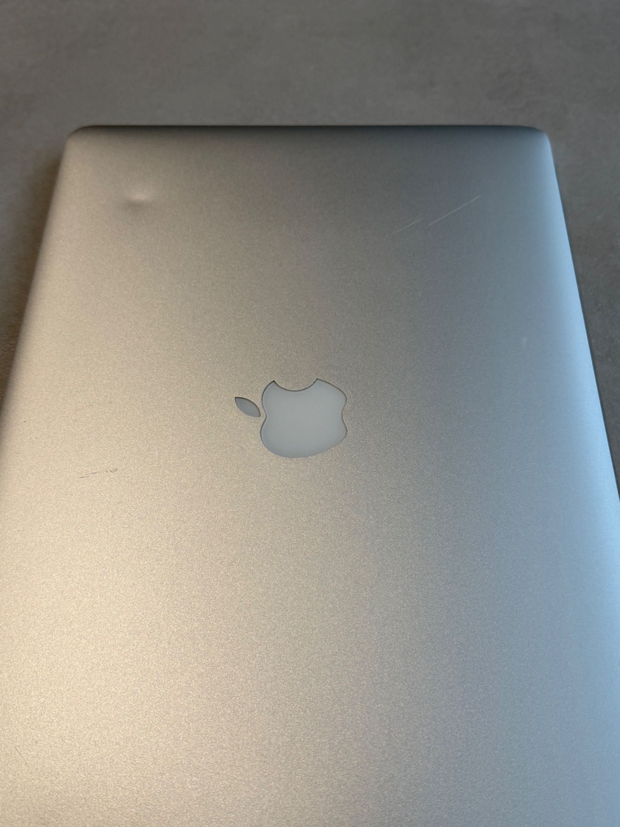 MacBook Pro A1398 Core i7 16GB