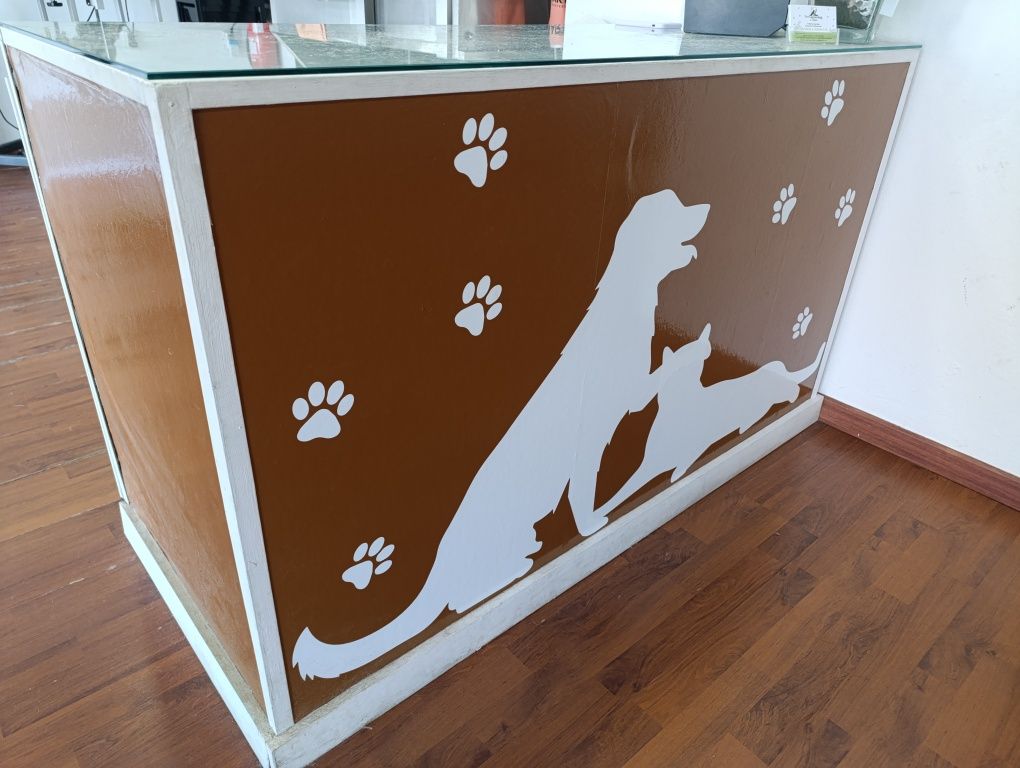 Vendo balcão de atendimento de loja