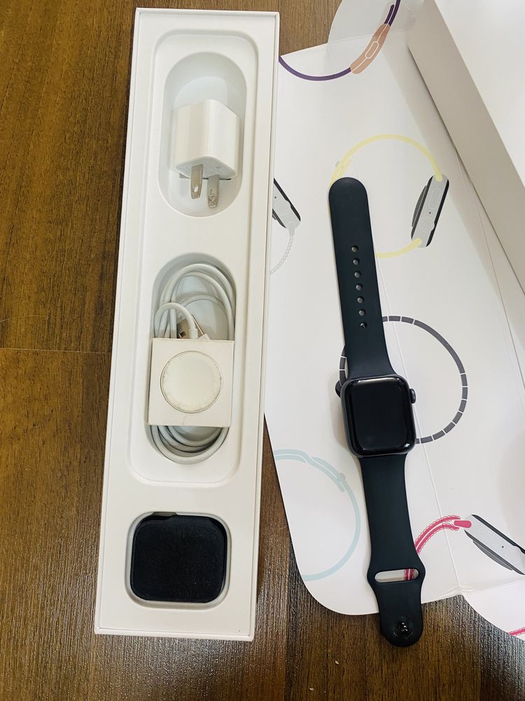 Продам Apple Watch Series 5 40 mm или обмена на XR