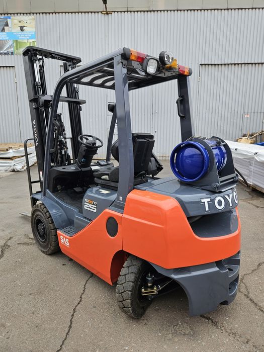 Навантажувач Toyota 2,5 т газ. Вилочный погрузчик Тойота газ 2,5 т