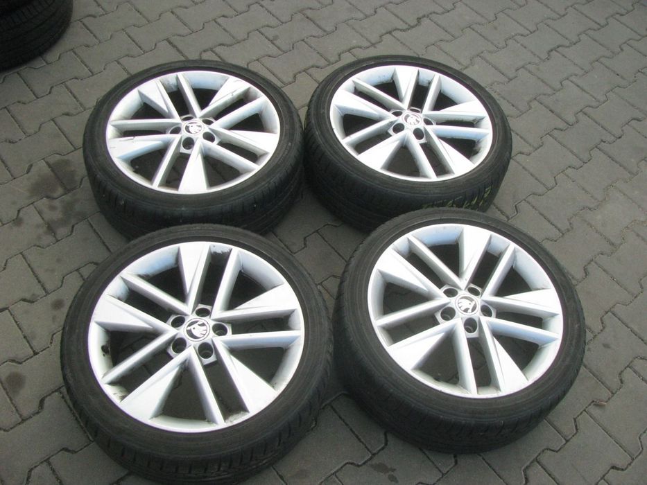Felga aluminiowa Skoda OE 6V0601025C 7.0&quot; x 17&quot; 5x100 ET 46