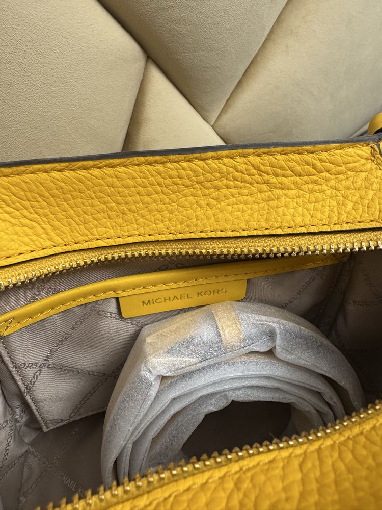 Нова шкіряна сумка Michael Kors