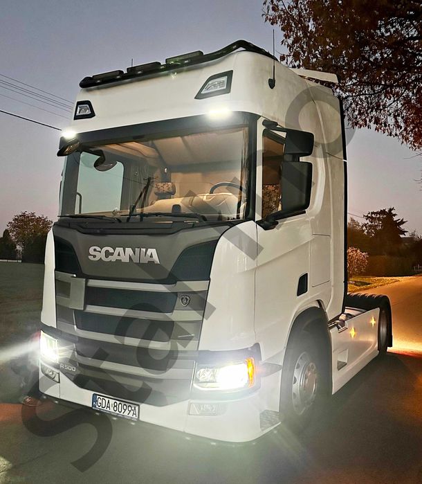 Orurowanie pod zderzak Scania S / R malowane proszkowo, oświetlenie