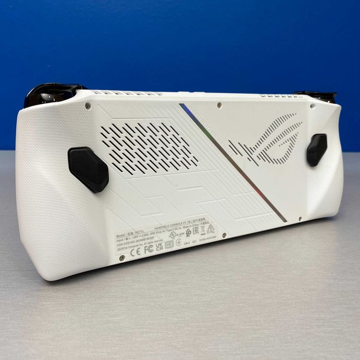 ASUS ROG Ally - 7" 120Hz (Ryzen Z1 Extreme/16GB DDR5/512GB SSD)