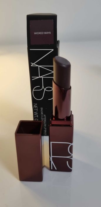 NARS Afterglow Lip Balm w odcieniu Wicked Ways pomadka balsam